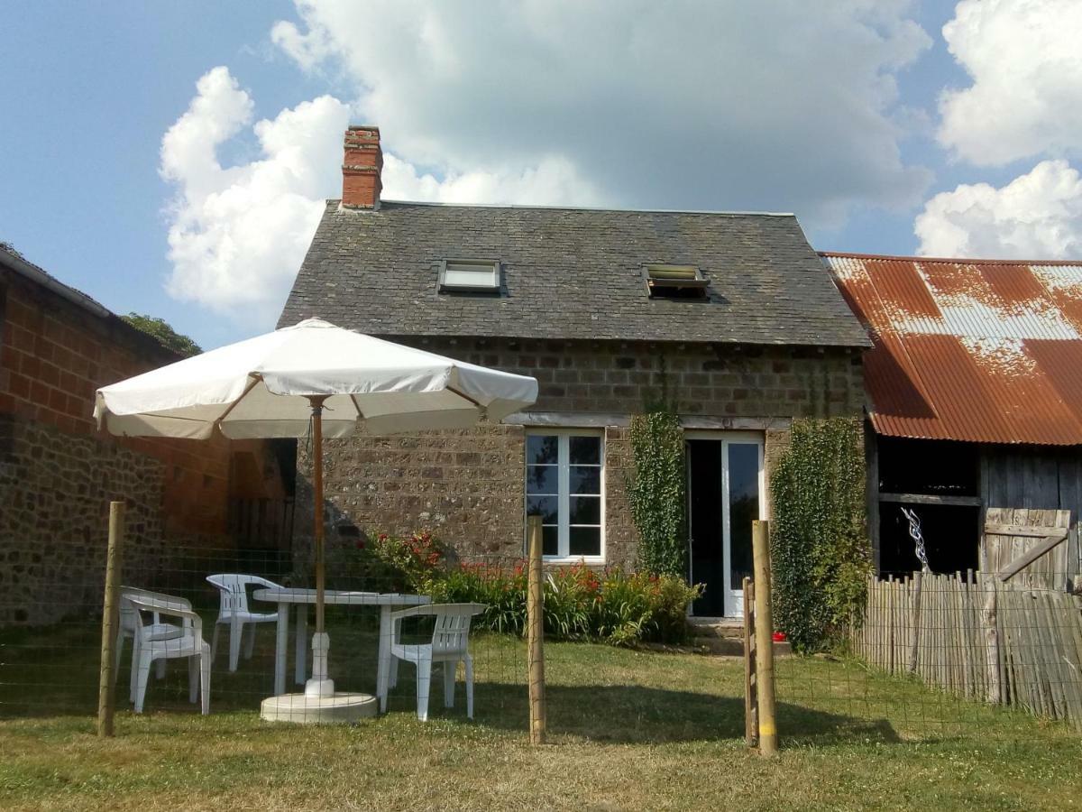 Saint-Symphorien-des-Monts Le Domaine 빌라 외부 사진